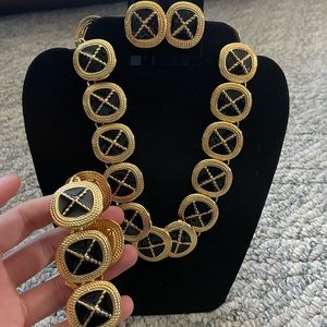 Vintage Black and Gold Necklace, Bracelet, Earring set